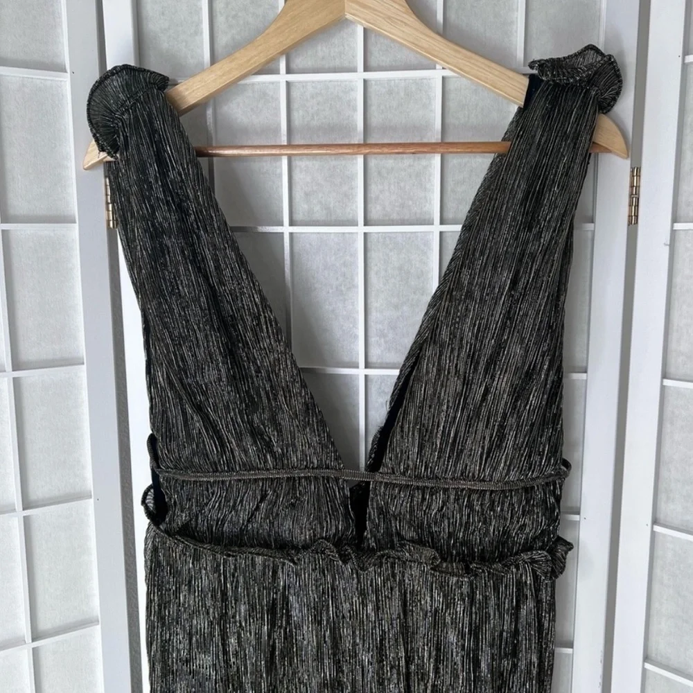 LULU’S Stunning Low Neck-Line Gown - Picture 8 of 12